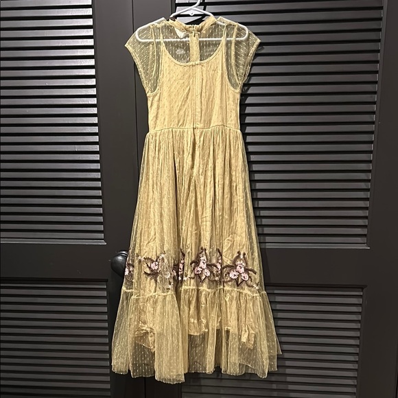 Mia Joy Girl’s Elegant Pea Green Dress, Floral Embroidery, Swiss Dot Tulle Size6 - Picture 3 of 16